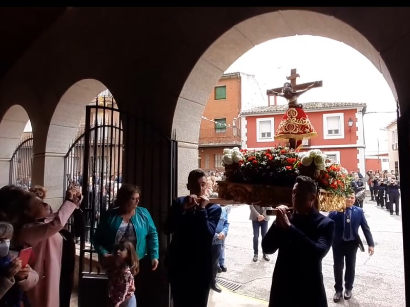 El Cristo de las Maravillas es una celebración donde se rememora un milagro acaecido en 1813 por el Cristo de las Maravillas en la localidad de Segurilla (Toledo) para propiciar la lluvia. Desde entonces se celebra esta fiesta religiosa con gran devoción entre la población y que congrega un gran número de visitantes entre una gran expectación y fervor religioso. Cristo de las maravillas - Segurilla